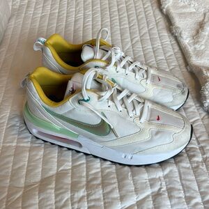 Nike Women’s Sneaker size 11